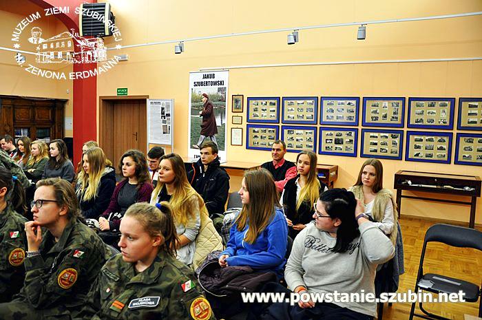 Tragiczny wypadek w Szkocji k. Szubina - dwie osoby nie żyją, trzecia walczy o życie.