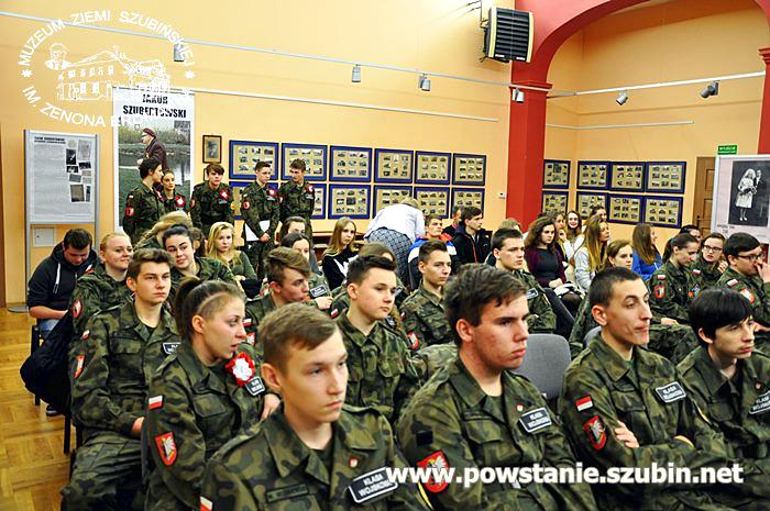 Tragiczny wypadek w Szkocji k. Szubina - dwie osoby nie żyją, trzecia walczy o życie.