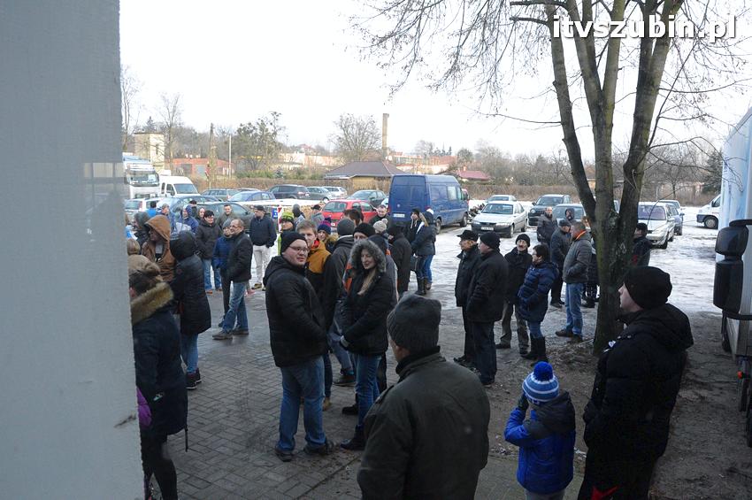 Uszkodzenie linii gazowej na osiedlu leśnym w Szubinie. Ewakuacja części mieszkańców.
