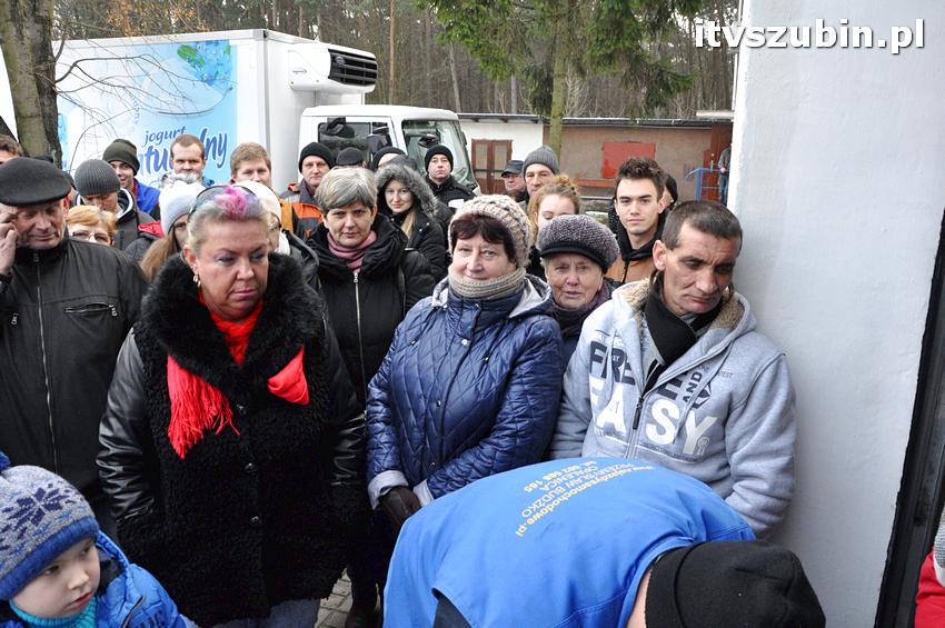 Uszkodzenie linii gazowej na osiedlu leśnym w Szubinie. Ewakuacja części mieszkańców.
