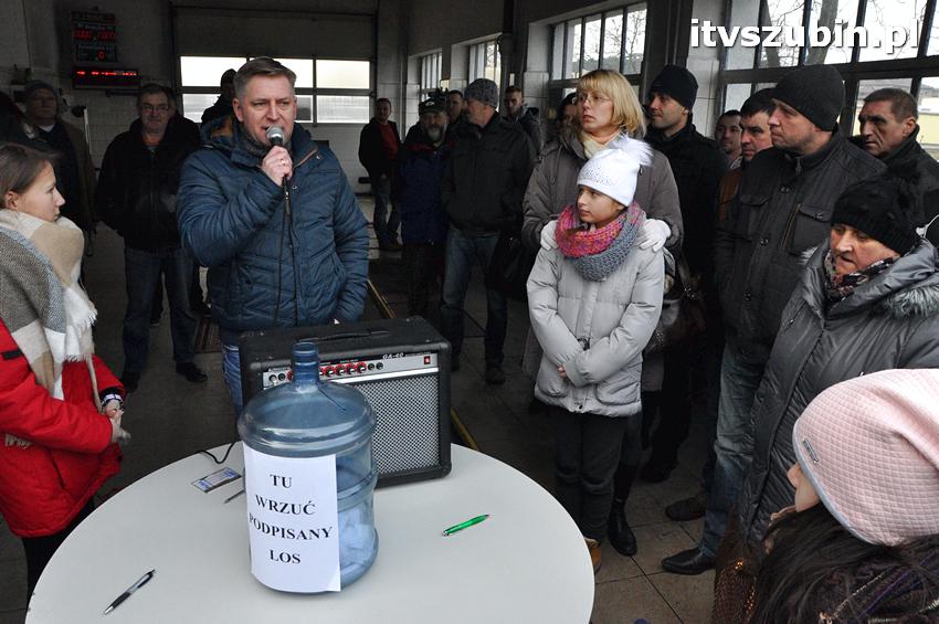 Trwają poszukiwania 29 letniego mężczyzny na jez. Gąbin.