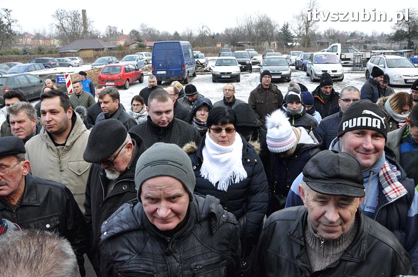 Trwają poszukiwania 29 letniego mężczyzny na jez. Gąbin.