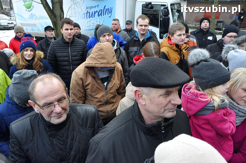Trwają poszukiwania 29 letniego mężczyzny na jez. Gąbin.