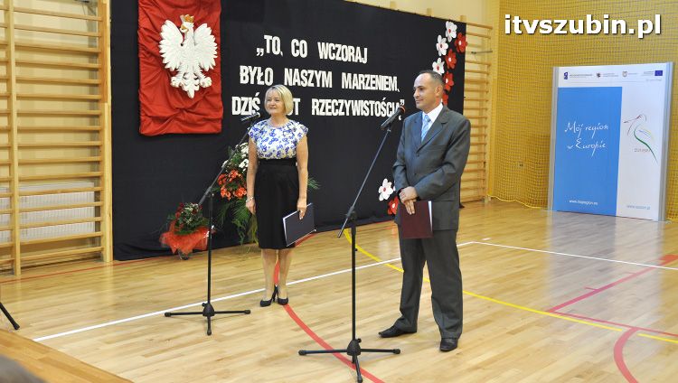 Szkoła w Królikowie ma salę gimnastyczną.