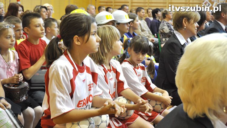 Szkoła w Królikowie ma salę gimnastyczną.