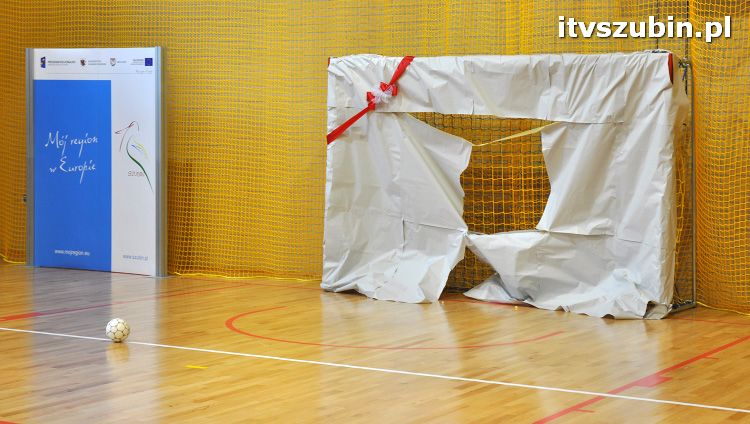 Szkoła w Królikowie ma salę gimnastyczną.