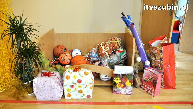 Szkoła w Królikowie ma salę gimnastyczną.