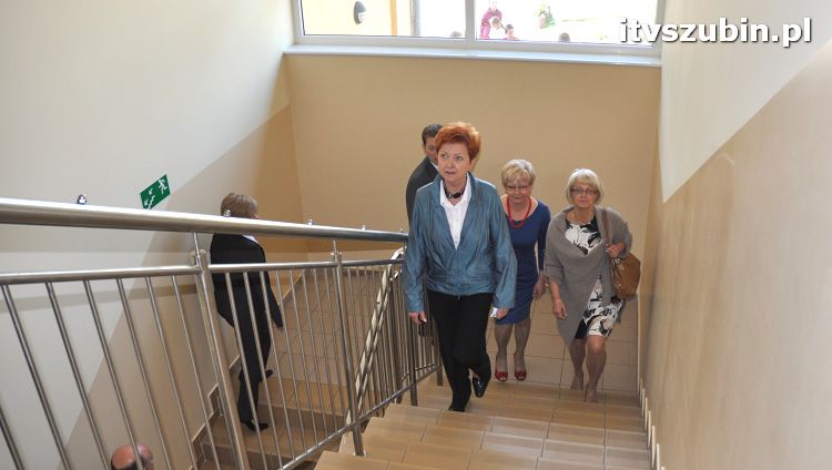 Szkoła w Królikowie ma salę gimnastyczną.