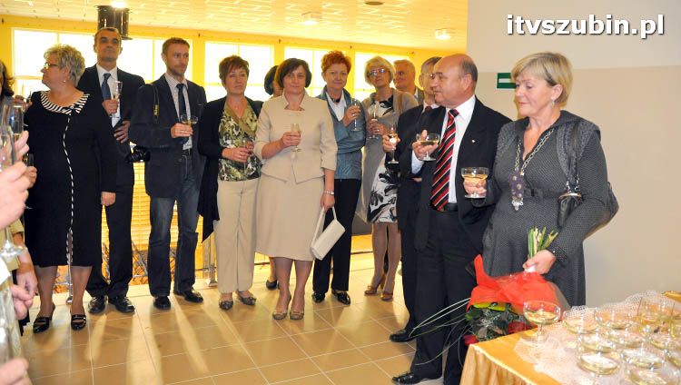 Szkoła w Królikowie ma salę gimnastyczną.