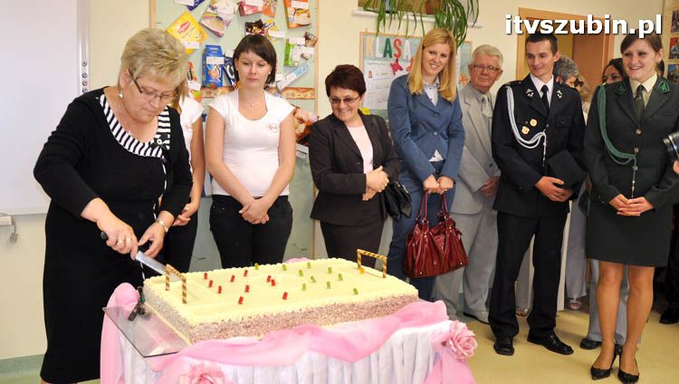 Szkoła w Królikowie ma salę gimnastyczną.