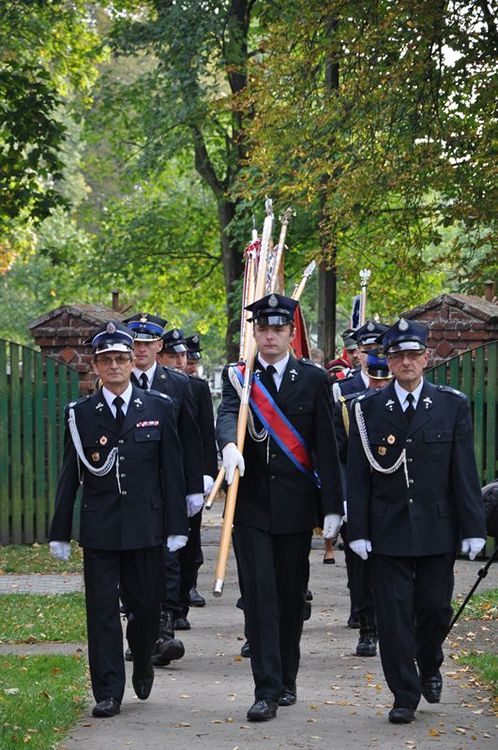 Poświęcenie mogił powstańczych na cmentarzu w Samoklęskach Dużych