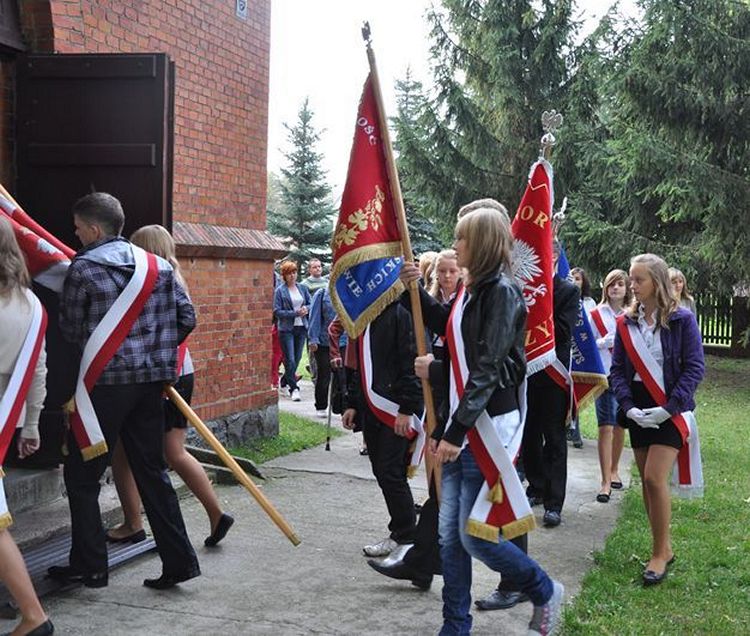 Poświęcenie mogił powstańczych na cmentarzu w Samoklęskach Dużych