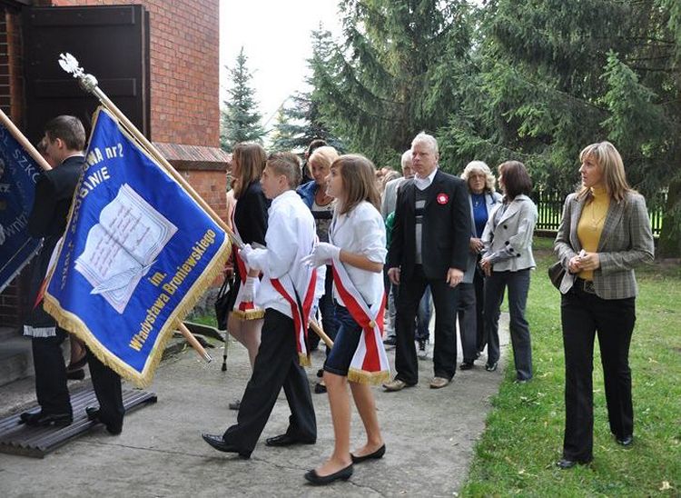 Poświęcenie mogił powstańczych na cmentarzu w Samoklęskach Dużych