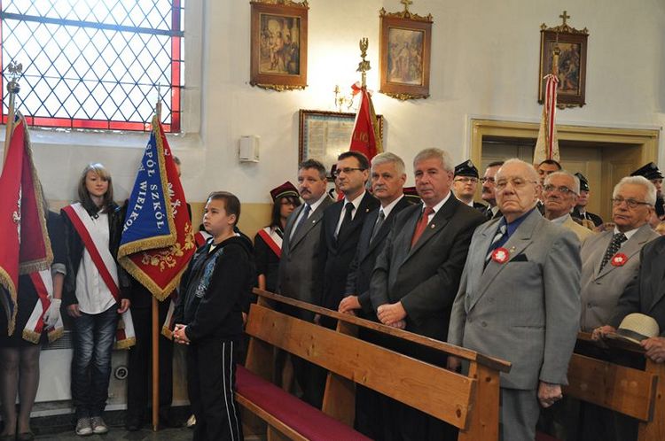 Poświęcenie mogił powstańczych na cmentarzu w Samoklęskach Dużych