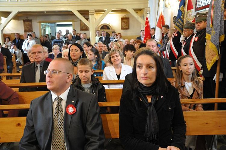 Poświęcenie mogił powstańczych na cmentarzu w Samoklęskach Dużych