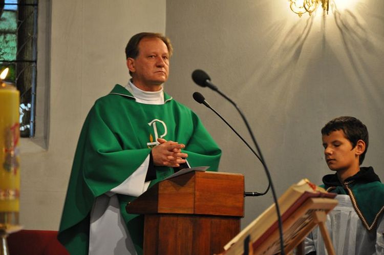 Poświęcenie mogił powstańczych na cmentarzu w Samoklęskach Dużych