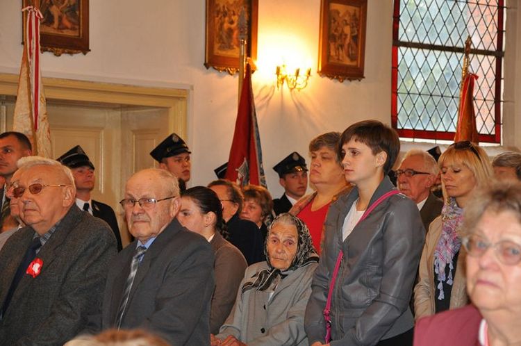 Poświęcenie mogił powstańczych na cmentarzu w Samoklęskach Dużych