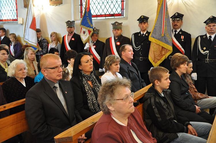 Poświęcenie mogił powstańczych na cmentarzu w Samoklęskach Dużych
