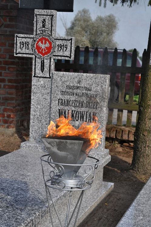 Poświęcenie mogił powstańczych na cmentarzu w Samoklęskach Dużych