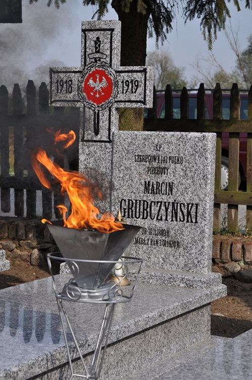 Poświęcenie mogił powstańczych na cmentarzu w Samoklęskach Dużych