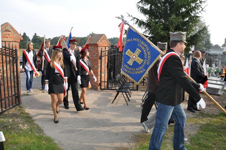 Poświęcenie mogił powstańczych na cmentarzu w Samoklęskach Dużych