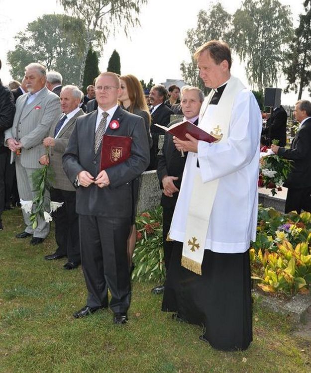 Poświęcenie mogił powstańczych na cmentarzu w Samoklęskach Dużych