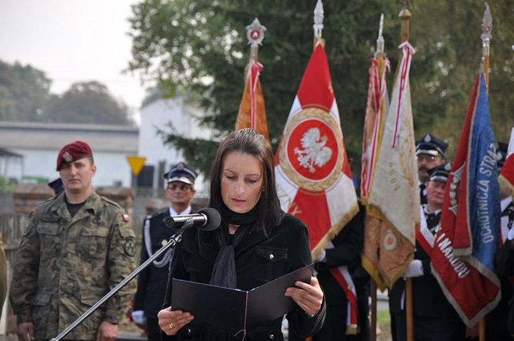 Poświęcenie mogił powstańczych na cmentarzu w Samoklęskach Dużych