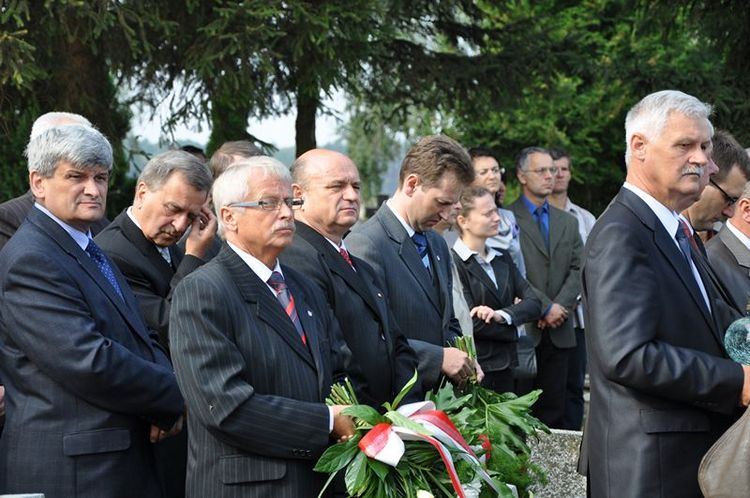Poświęcenie mogił powstańczych na cmentarzu w Samoklęskach Dużych