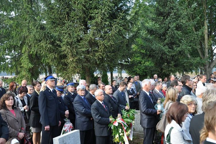 Poświęcenie mogił powstańczych na cmentarzu w Samoklęskach Dużych