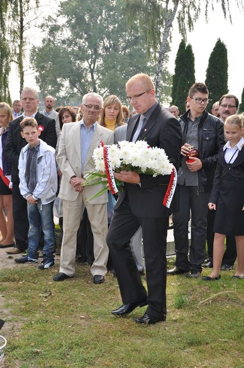 Poświęcenie mogił powstańczych na cmentarzu w Samoklęskach Dużych