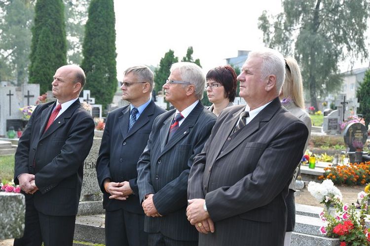 Poświęcenie mogił powstańczych na cmentarzu w Samoklęskach Dużych