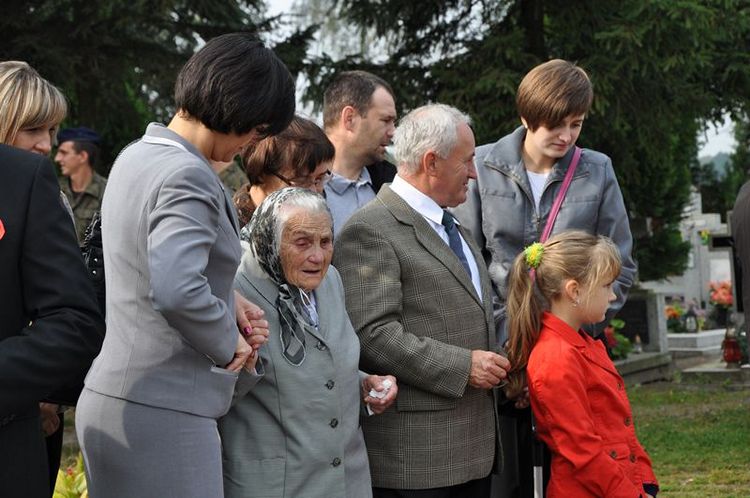 Poświęcenie mogił powstańczych na cmentarzu w Samoklęskach Dużych