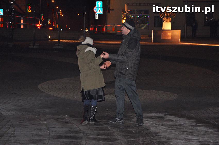 Uroczystość odsłonięcia tablicy pamiątkowej na cmentarzu żydowskim