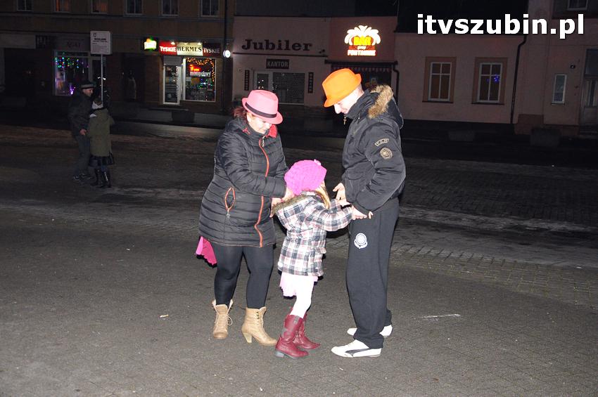 Uroczystość odsłonięcia tablicy pamiątkowej na cmentarzu żydowskim