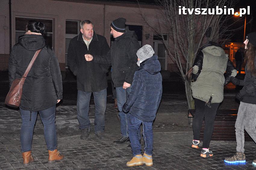 Uroczystość odsłonięcia tablicy pamiątkowej na cmentarzu żydowskim