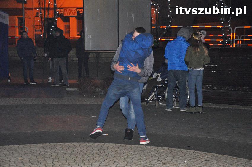 Uroczystość odsłonięcia tablicy pamiątkowej na cmentarzu żydowskim