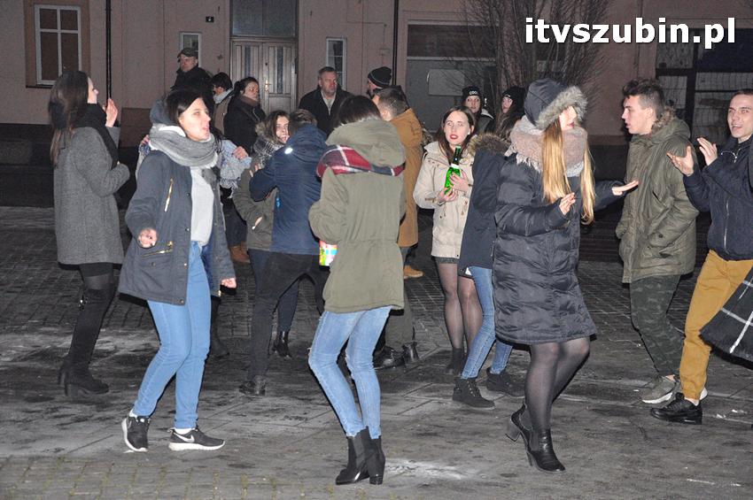 Uroczystość odsłonięcia tablicy pamiątkowej na cmentarzu żydowskim