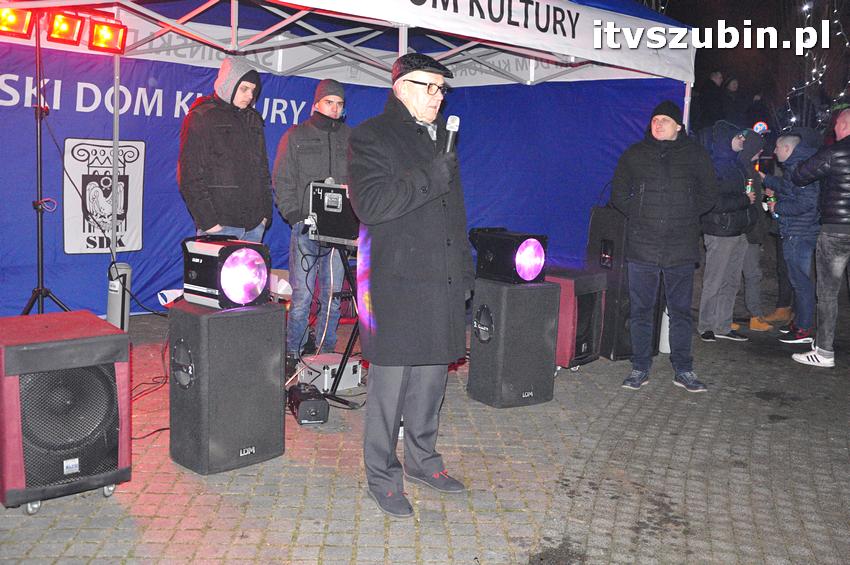 Uroczystość odsłonięcia tablicy pamiątkowej na cmentarzu żydowskim