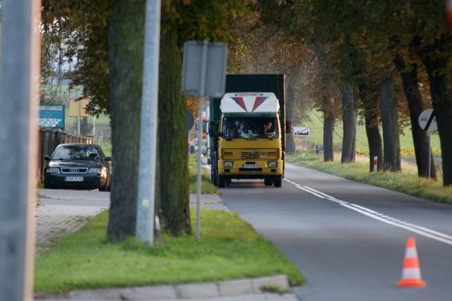 Kolizja drogowa - autobus uderzył w osobówkę w Kcyni.