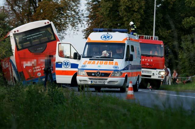 Kolizja drogowa - autobus uderzył w osobówkę w Kcyni.