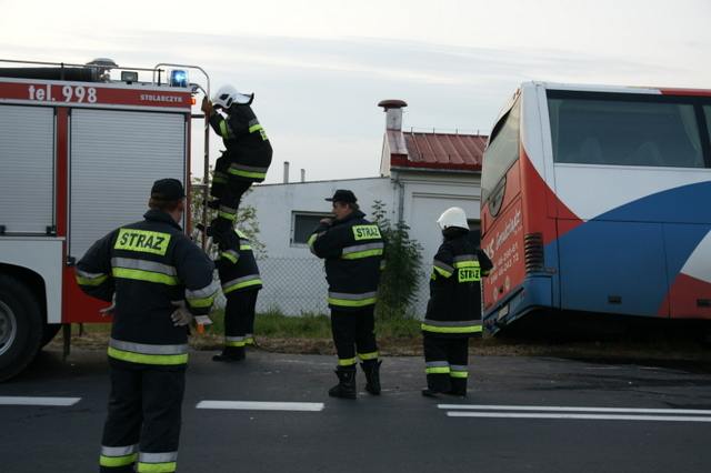 Kolizja drogowa - autobus uderzył w osobówkę w Kcyni.