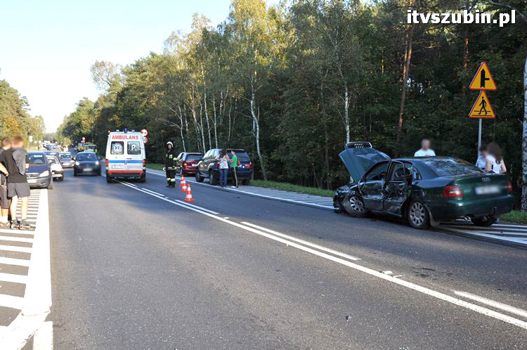 Kolizja drogowa trzech samochodów koło Zamościa.