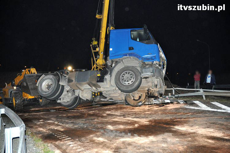 Zdarzenie drogowe na zjeździe z obwodnicy Szubina