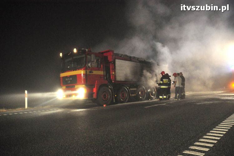 Pożar samochodu ciężarowego na obwodnicy Szubina