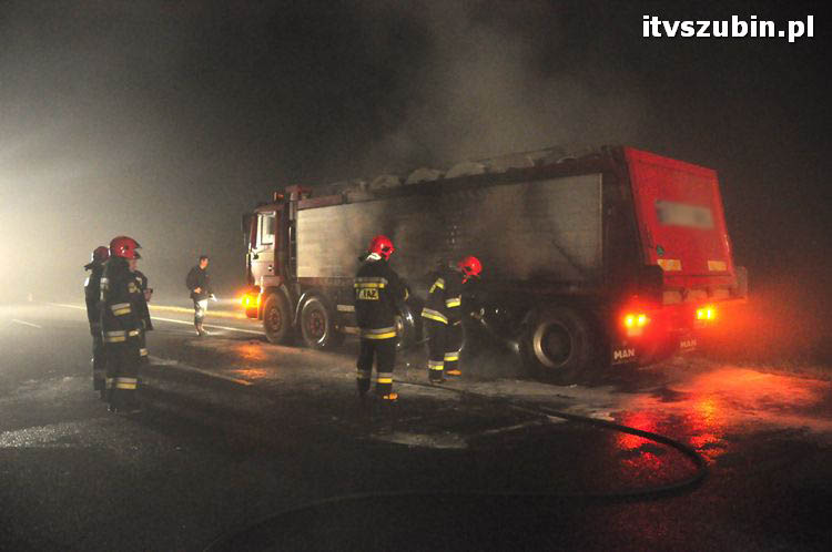 Pożar samochodu ciężarowego na obwodnicy Szubina