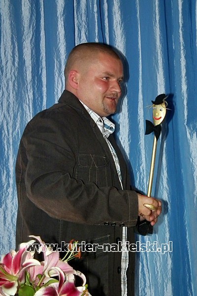 Powiatowe obchody Dnia Edukacji Narodowej w Samostrzelu.