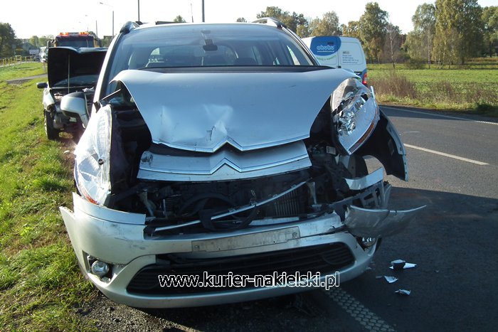 Kolizja na drodze wojewódzkiej nr 241 w okolicy Paterka.