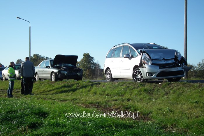 Kolizja na drodze wojewódzkiej nr 241 w okolicy Paterka.