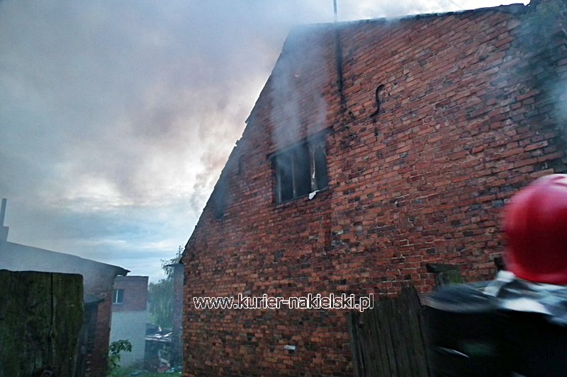 Pożar kamienicy w Nakle nad Notecią i balotów w Turze.