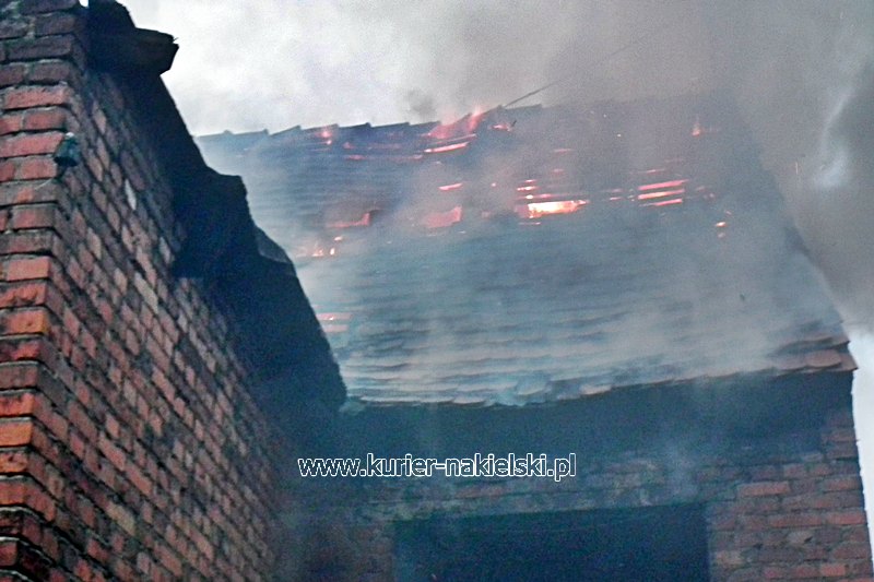 Pożar kamienicy w Nakle nad Notecią i balotów w Turze.